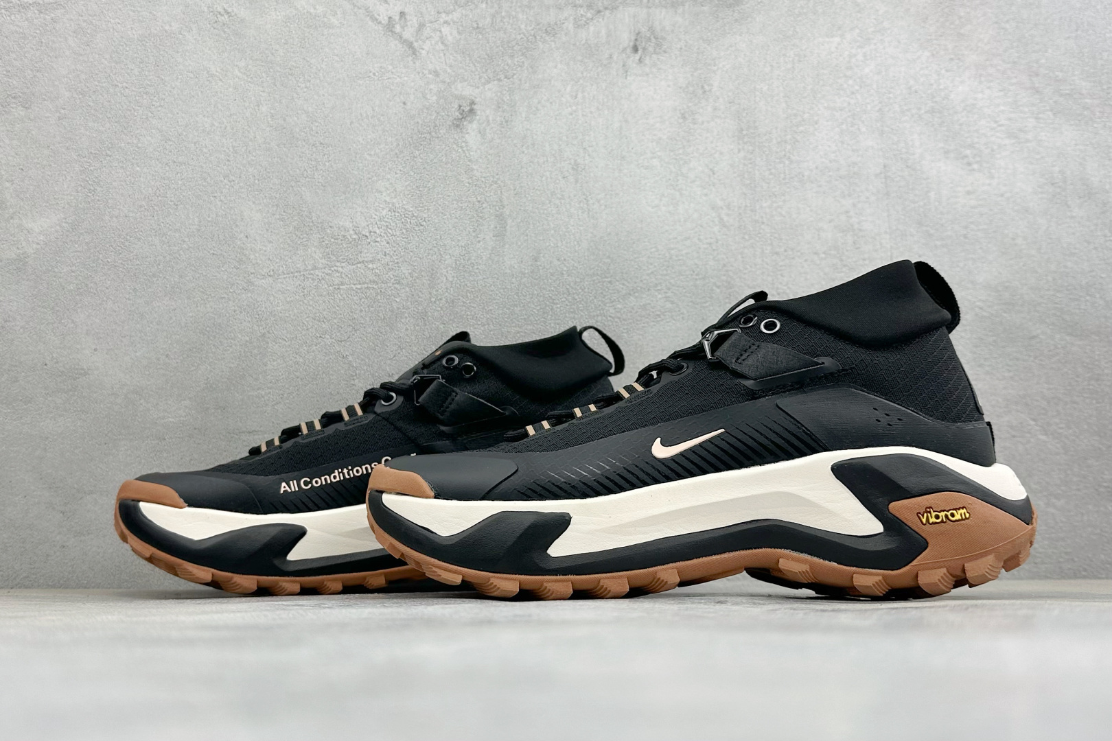 XM版NIKE ACG MOUNTAIN FLY GTX SE 户外登山高帮系列徒步越野跑鞋 货号：DH0623-002