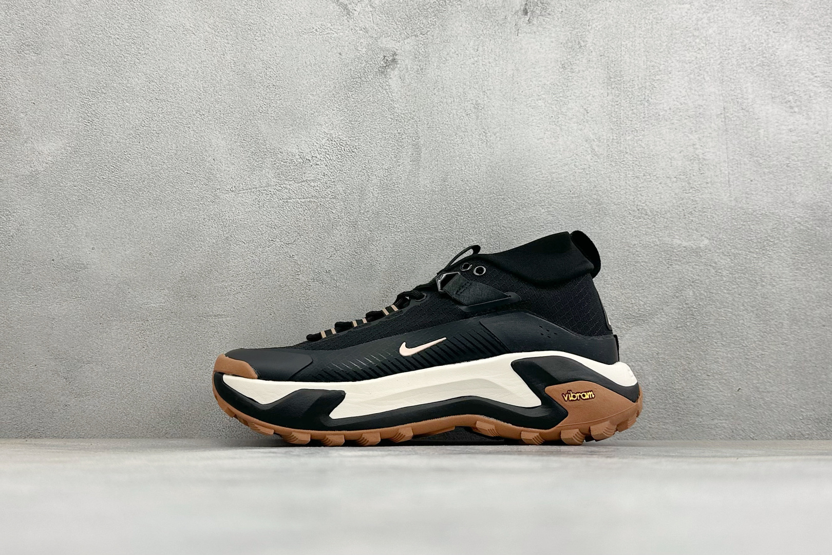 XM版NIKE ACG MOUNTAIN FLY GTX SE 户外登山高帮系列徒步越野跑鞋 货号:DH0623-002 XM版NIKE ACG MOUNTAIN FLY GTX SE 户外登山高帮系列徒步越野跑鞋 货号:DH0623-002