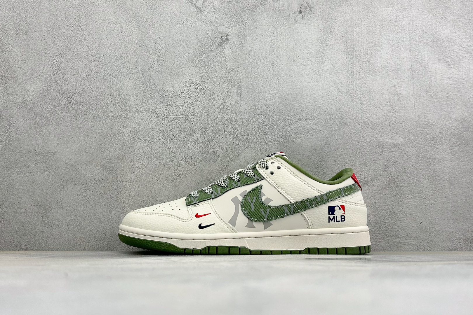 福利特价 Nike Dunk Low Retro 联名 周年高端定制 低帮休闲板鞋 #定制鞋盒 大厂纯原品质出货 超高清 福利特价 Nike Dunk Low Retro 联名 周年高端定制 低帮休闲板鞋 #定制鞋盒 大厂纯原品质出货 超高清