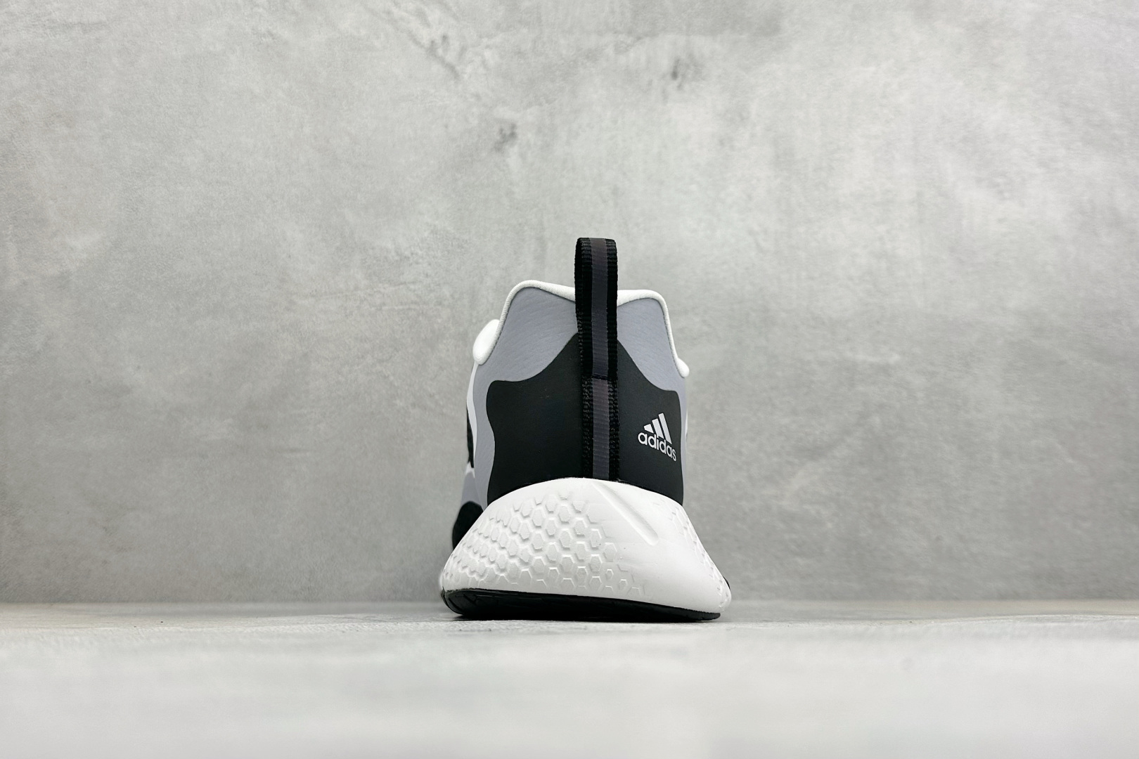 Adidas alphabounce beyond m 阿迪达斯 阿尔法跑鞋 货号: CG5574 尺码：39-45 