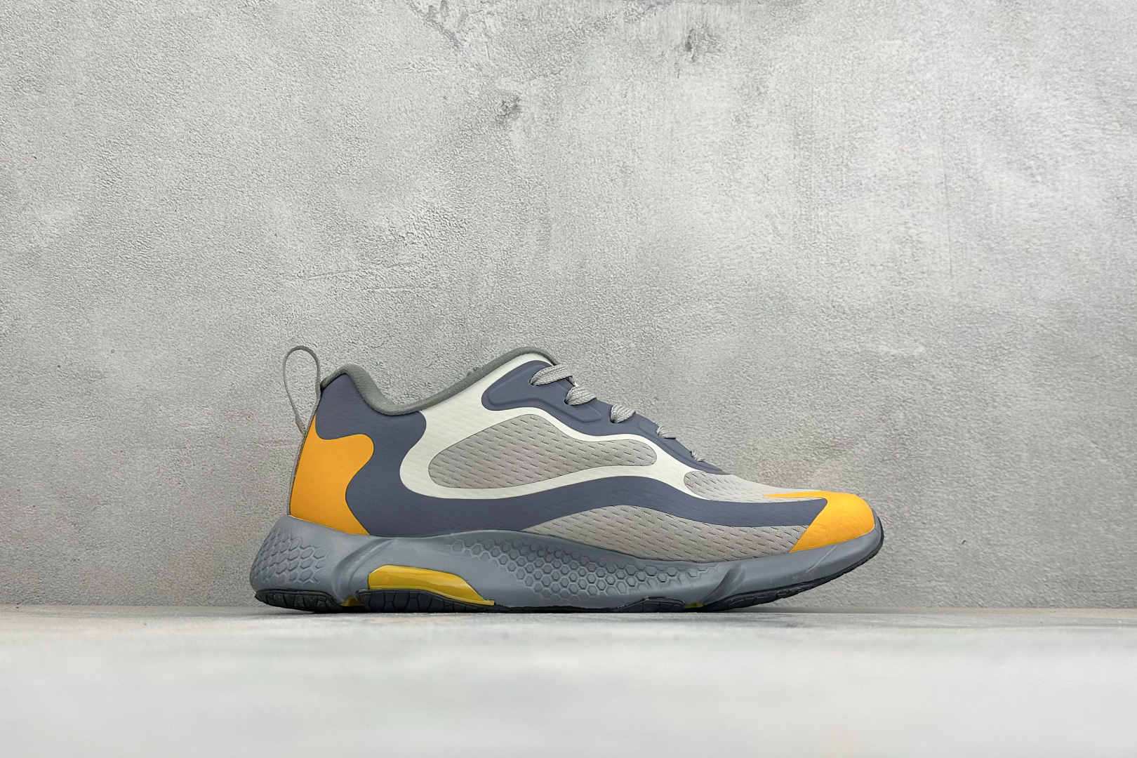 Adidas alphabounce beyond m 阿迪达斯 阿尔法跑鞋 货号: CG5588 尺码：39-45 