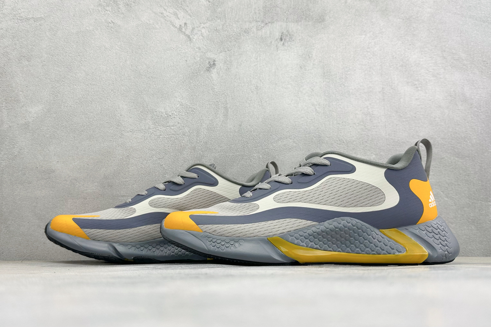 Adidas alphabounce beyond m 阿迪达斯 阿尔法跑鞋 货号: CG5588 尺码：39-45 