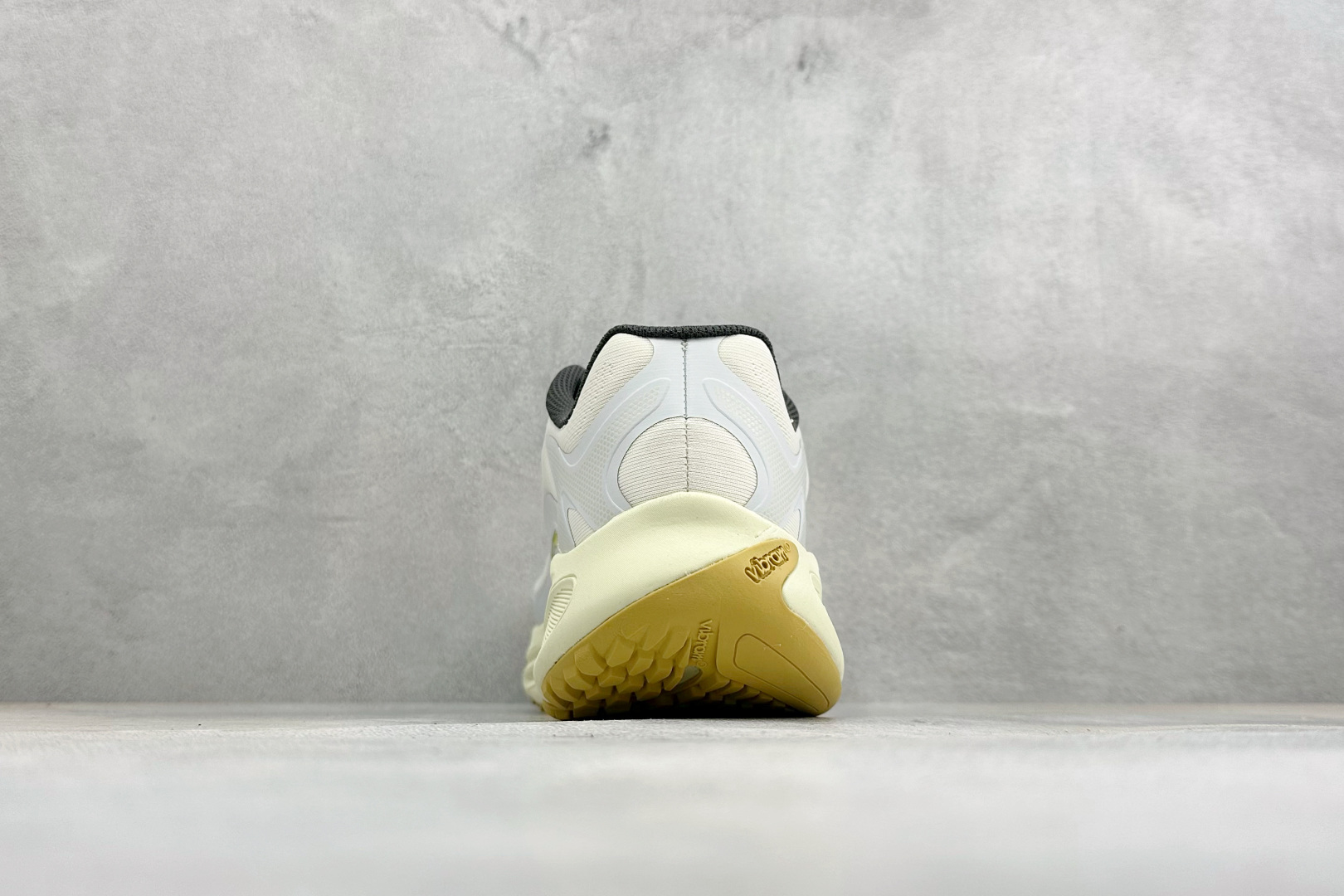 MERRELL迈乐 漠飞Pro 简约舒适蜂鸟户外越野跑步鞋 织物防滑耐磨透气 轻盈鞋体 上脚无负担 行动去飞鸟 尺码：3