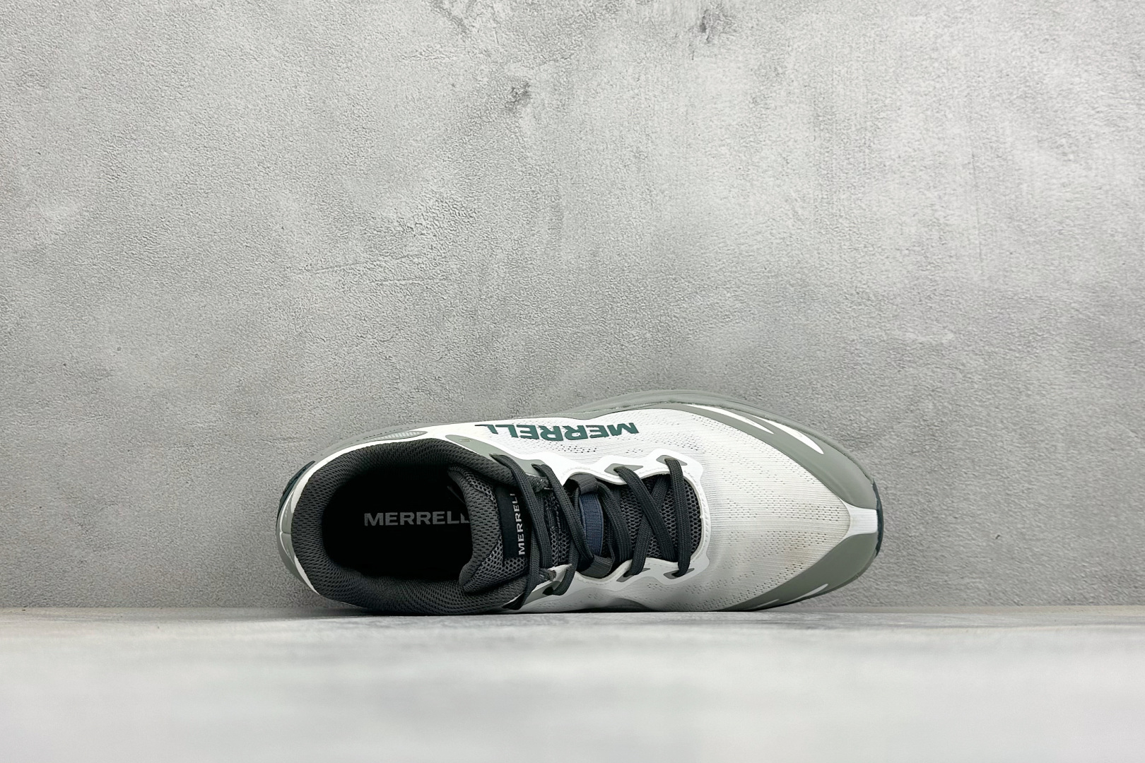 MERRELL迈乐 漠飞Pro 简约舒适蜂鸟户外越野跑步鞋 织物防滑耐磨透气 轻盈鞋体 上脚无负担 行动去飞鸟 尺码：3