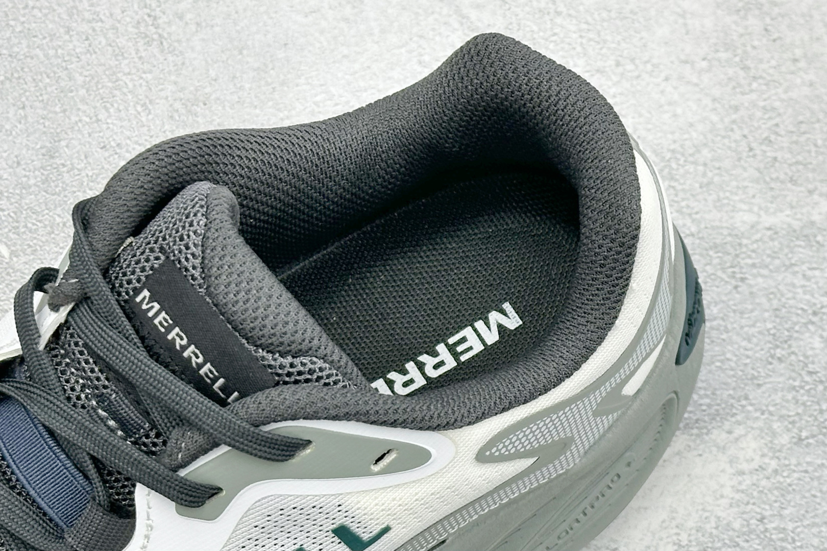 MERRELL迈乐 漠飞Pro 简约舒适蜂鸟户外越野跑步鞋 织物防滑耐磨透气 轻盈鞋体 上脚无负担 行动去飞鸟 尺码：3