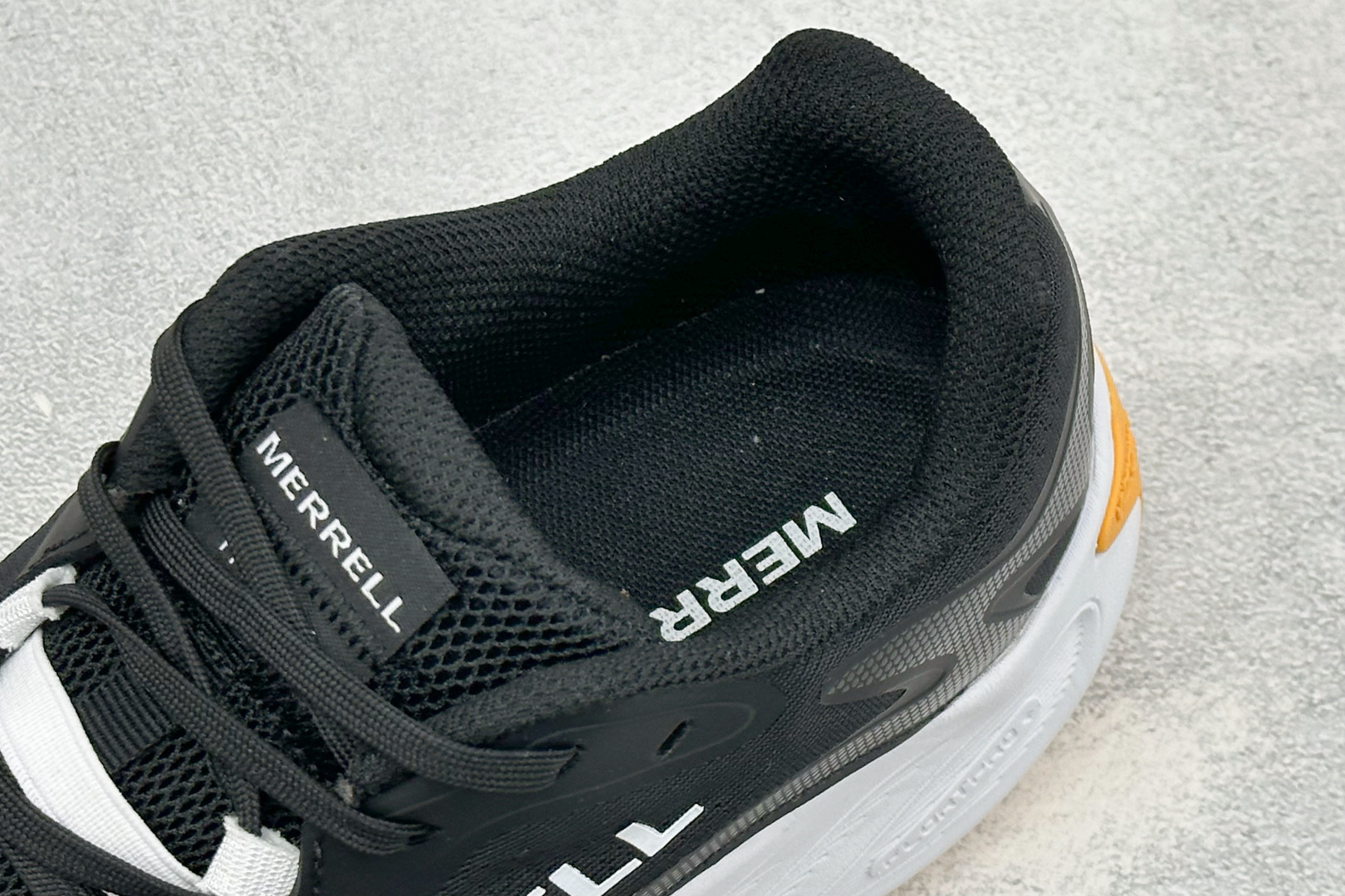 MERRELL迈乐 漠飞Pro 简约舒适蜂鸟户外越野跑步鞋 织物防滑耐磨透气 轻盈鞋体 上脚无负担 行动去飞鸟 尺码：3