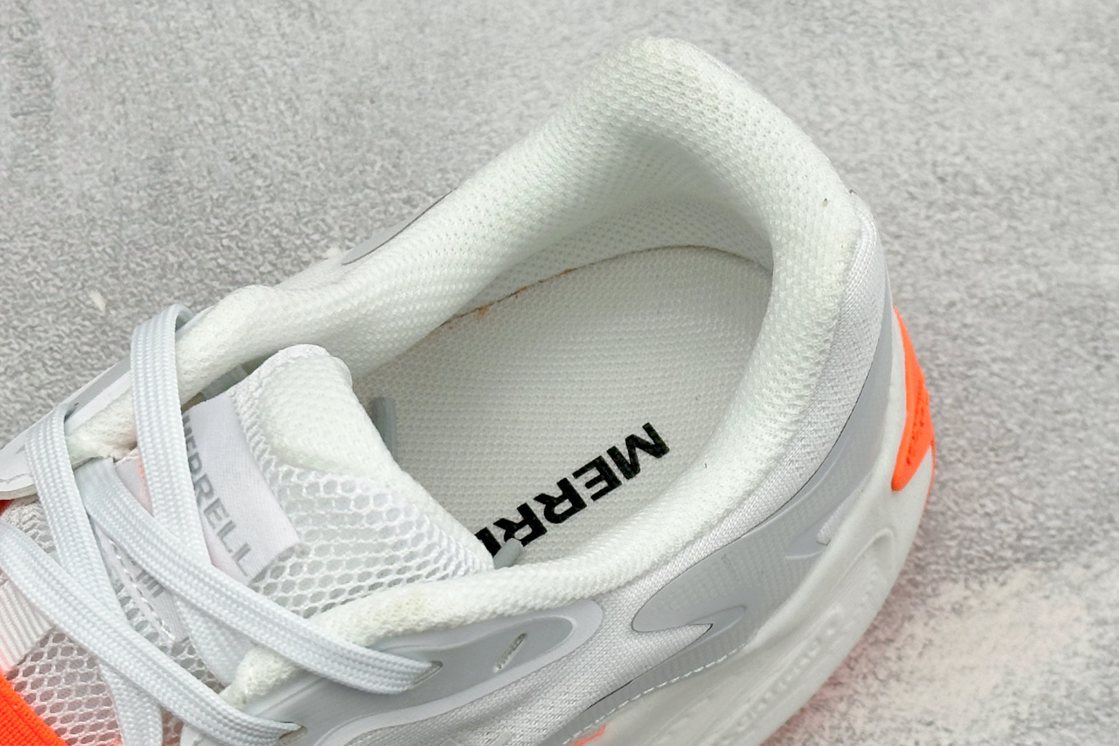MERRELL迈乐 漠飞Pro 简约舒适蜂鸟户外越野跑步鞋 织物防滑耐磨透气 轻盈鞋体 上脚无负担 行动去飞鸟 尺码：3