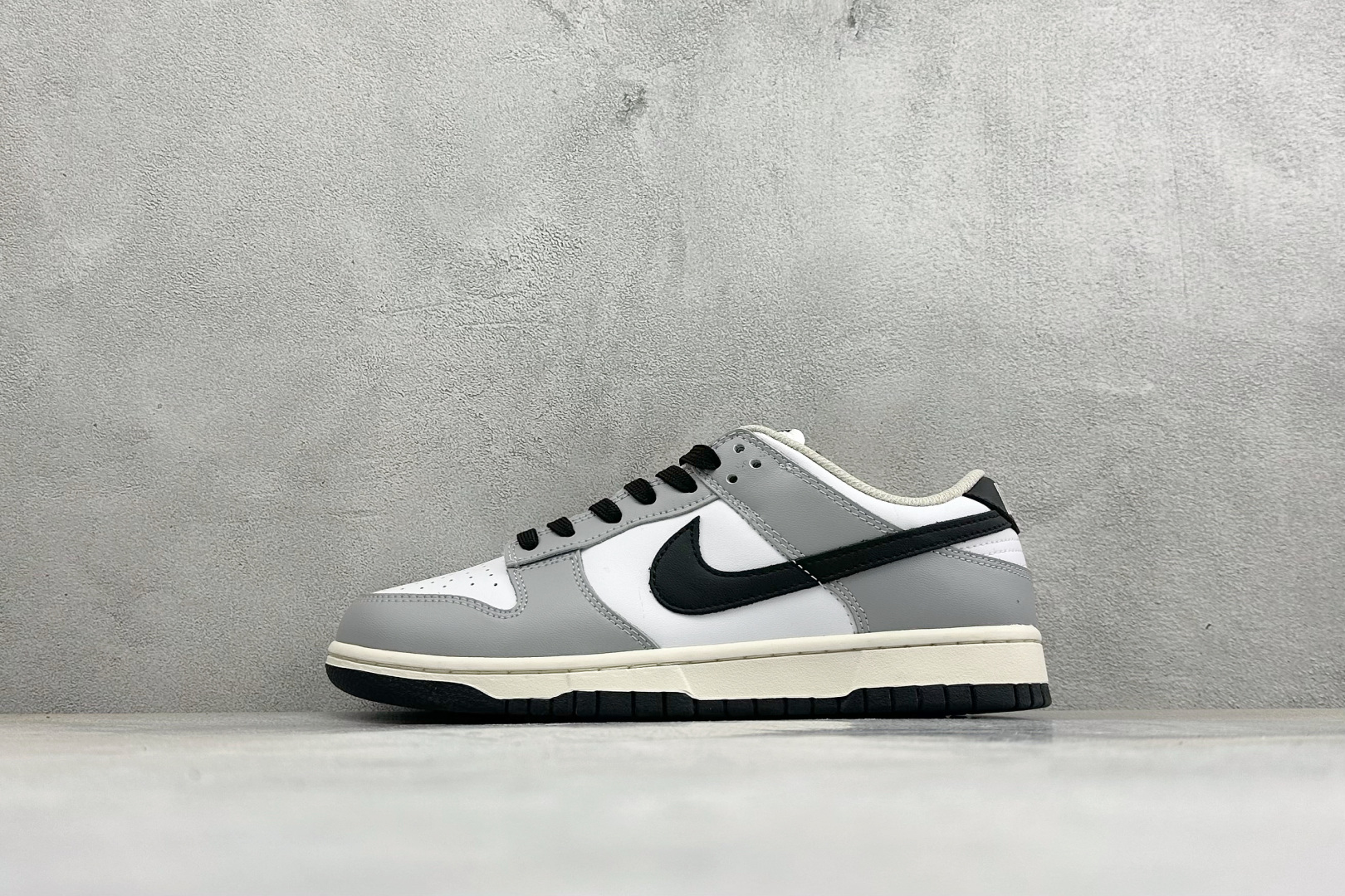 福利特价 Nike SB Dunk Low 低帮休闲板鞋 #定制鞋盒 超高清洁度 皮料切割干净无任何毛边 细节完美 货号 福利特价 Nike SB Dunk Low 低帮休闲板鞋 #定制鞋盒 超高清洁度 皮料切割干净无任何毛边 细节完美 货号