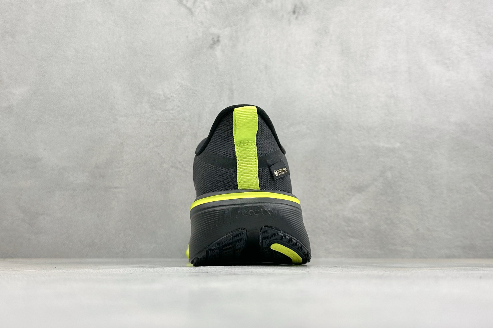 Nike Air Zoom Pegasus 42 耐克网面透气轻便耐磨跑鞋 货号：IQ0450-001 尺码：36 36