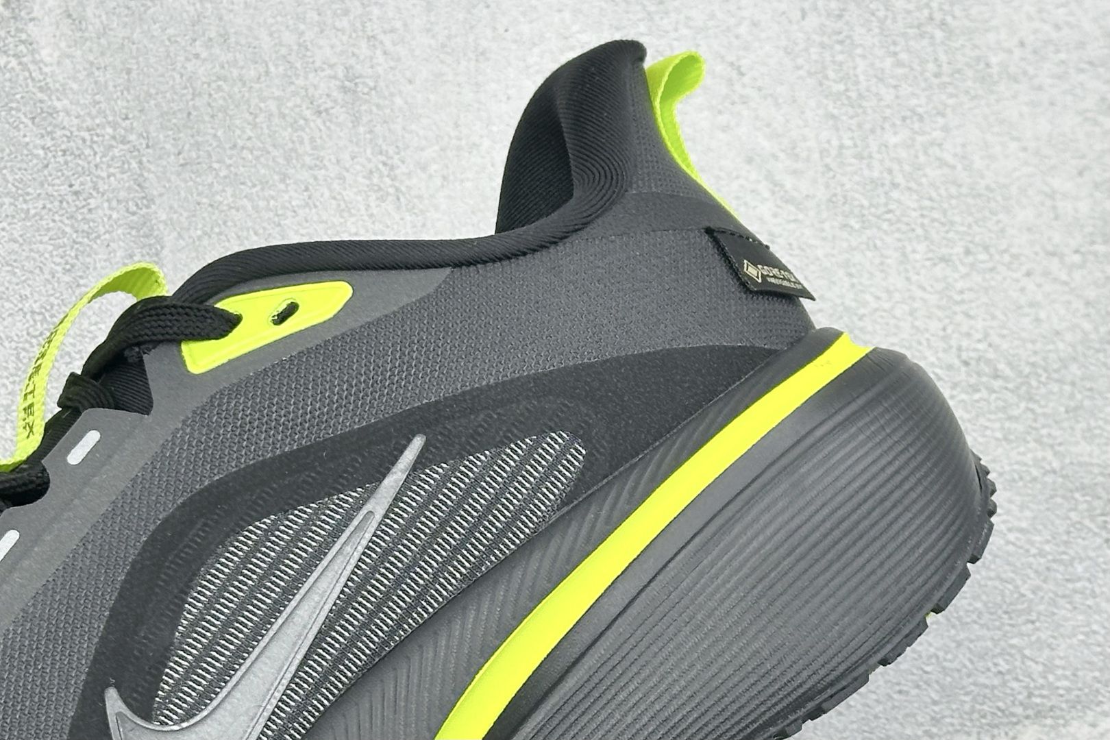 Nike Air Zoom Pegasus 42 耐克网面透气轻便耐磨跑鞋 货号：IQ0450-001 尺码：36 36