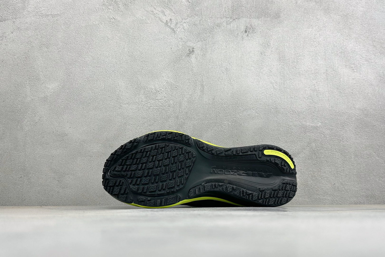 Nike Air Zoom Pegasus 42 耐克网面透气轻便耐磨跑鞋 货号：IQ0450-001 尺码：36 36