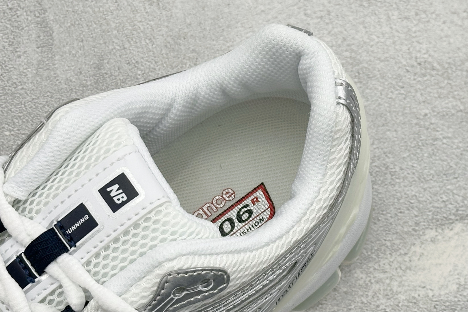 GS版New Balance M1906系列复古单品宝藏老爹鞋 复古元素叠加 质感超级棒 楦版型材料细节做工精细 作为N