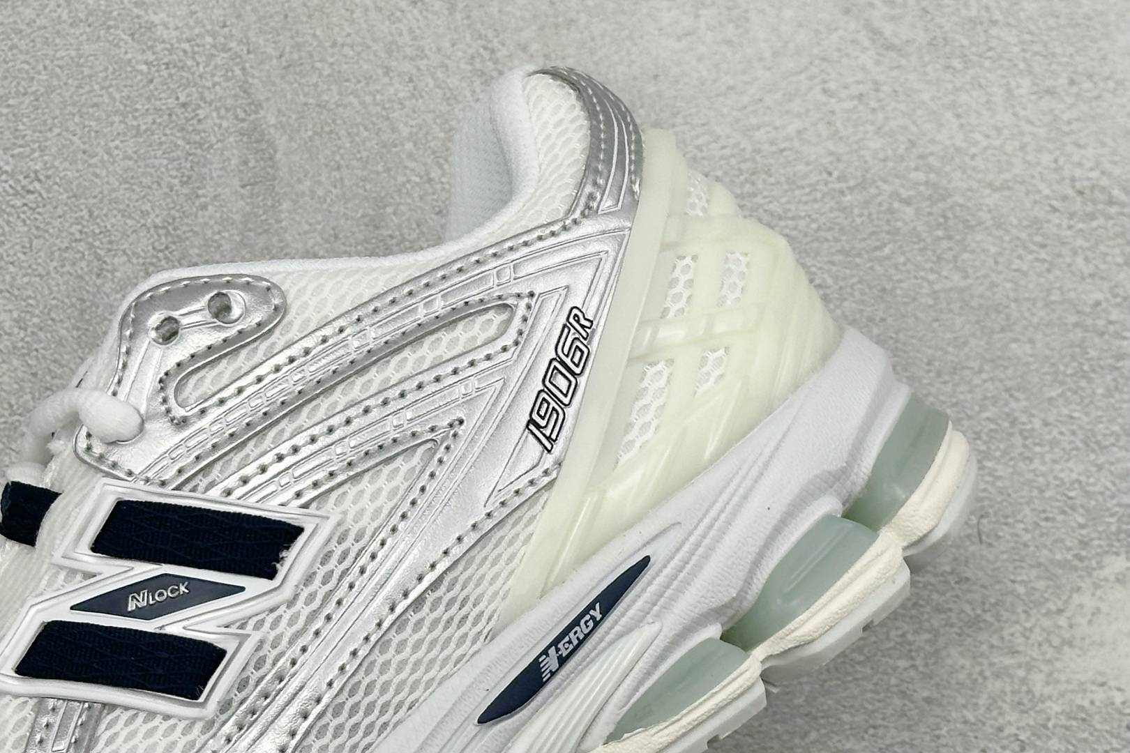 GS版New Balance M1906系列复古单品宝藏老爹鞋 复古元素叠加 质感超级棒 楦版型材料细节做工精细 作为N