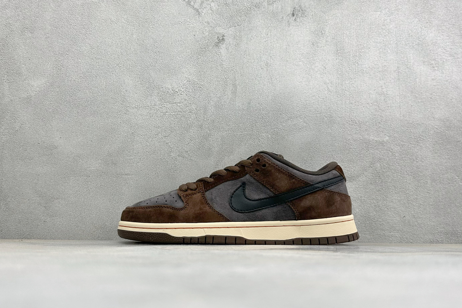 K版Nike SB Dunk Low 低帮休闲板鞋 独家版型蒸餾加工帶來的是更好的视觉和脚感体验大厂纯原品质出货 清洁度 K版Nike SB Dunk Low 低帮休闲板鞋 独家版型蒸餾加工帶來的是更好的视觉和脚感体验大厂纯原品质出货 清洁度
