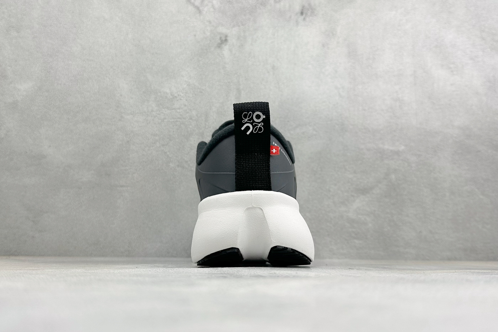PK版Loewe x On Cloudsolo 舒适贴合缓震透气跑步鞋 货号：3MF  尺码：36 37 37.5 38