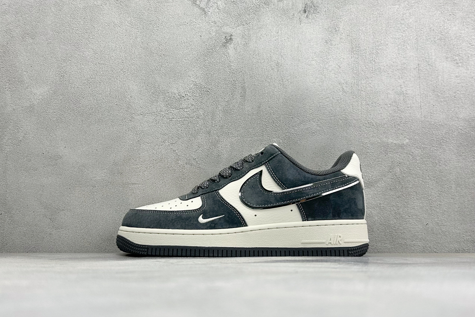 福利特价320P Nike Air Force 1'07 Low 联名款 空军一号低帮休闲板鞋 #原楦原纸板 纯正空军版 福利特价320P Nike Air Force 1'07 Low 联名款 空军一号低帮休闲板鞋 #原楦原纸板 纯正空军版