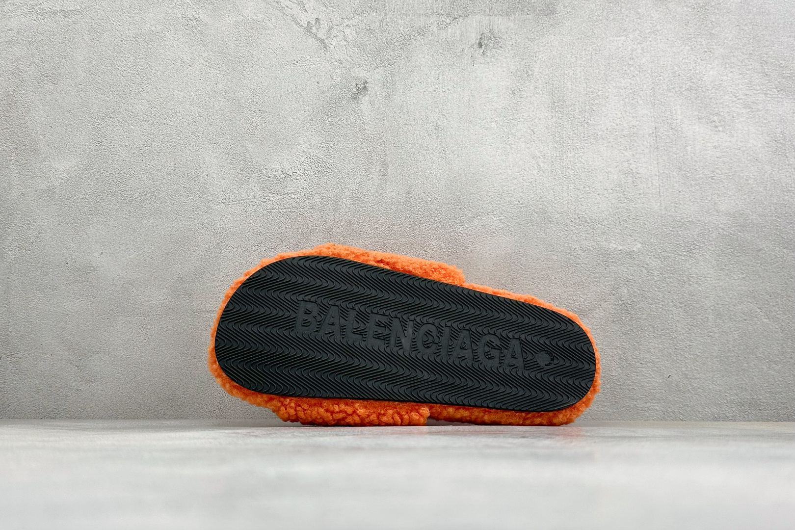 BALENCIAGA 巴黎世家 2026 巴黎 毛拖 官网上新 独家首发 巴黎世家26S经典羊毛拖 时装走秀款 经典巴黎
