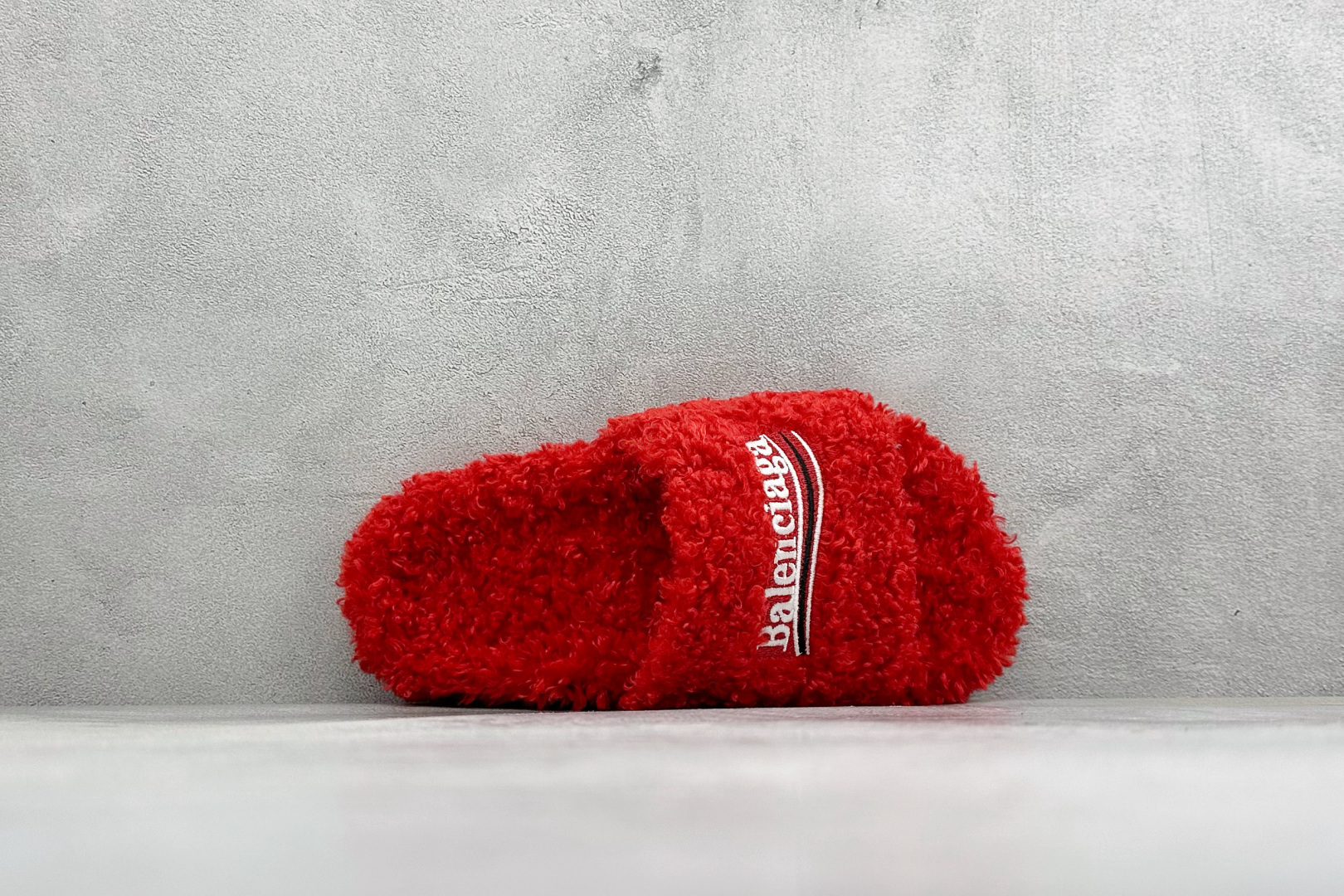 BALENCIAGA 巴黎世家 2026 巴黎 毛拖 官网上新 独家首发 巴黎世家26S经典羊毛拖 时装走秀款 经典巴黎