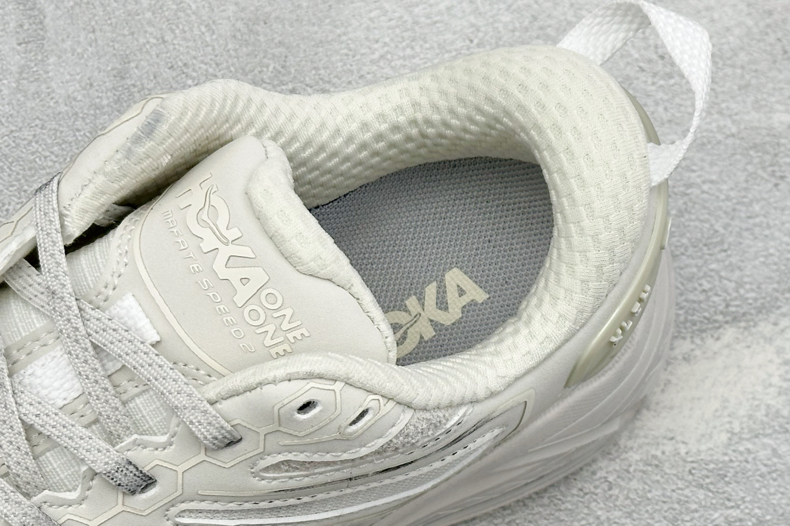 Hoka Mafate Speed 2 马法特二代超轻厚底轻量山地跑步鞋 #轻量化材料Fresh Foam。超轻量中底全