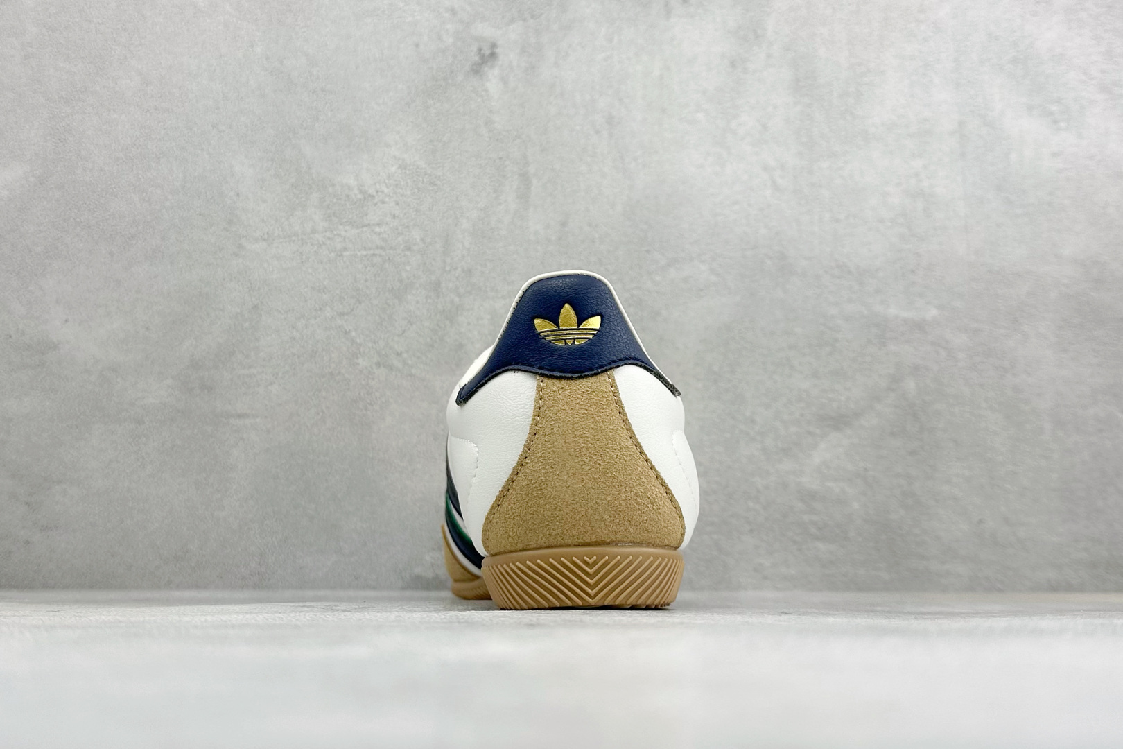 Adidas Originals Changle系列 阿迪达斯 三叶草 百搭低帮休闲运动板鞋 货号：LA1355 Siz