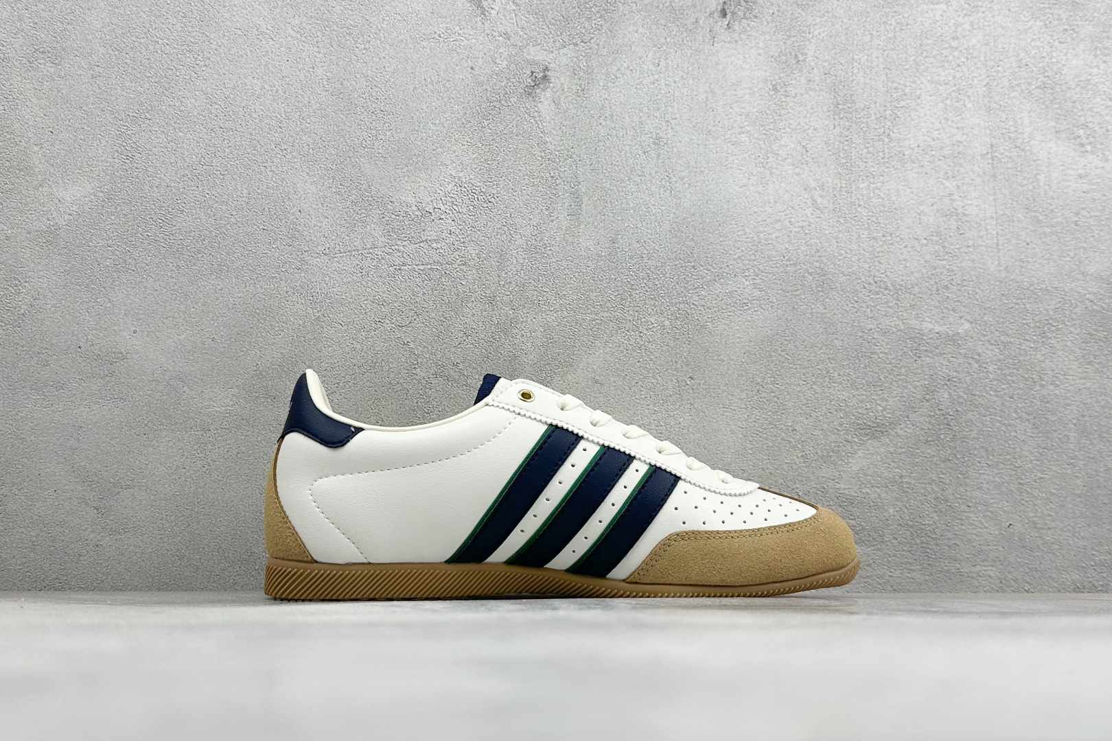 Adidas Originals Changle系列 阿迪达斯 三叶草 百搭低帮休闲运动板鞋 货号：LA1355 Siz