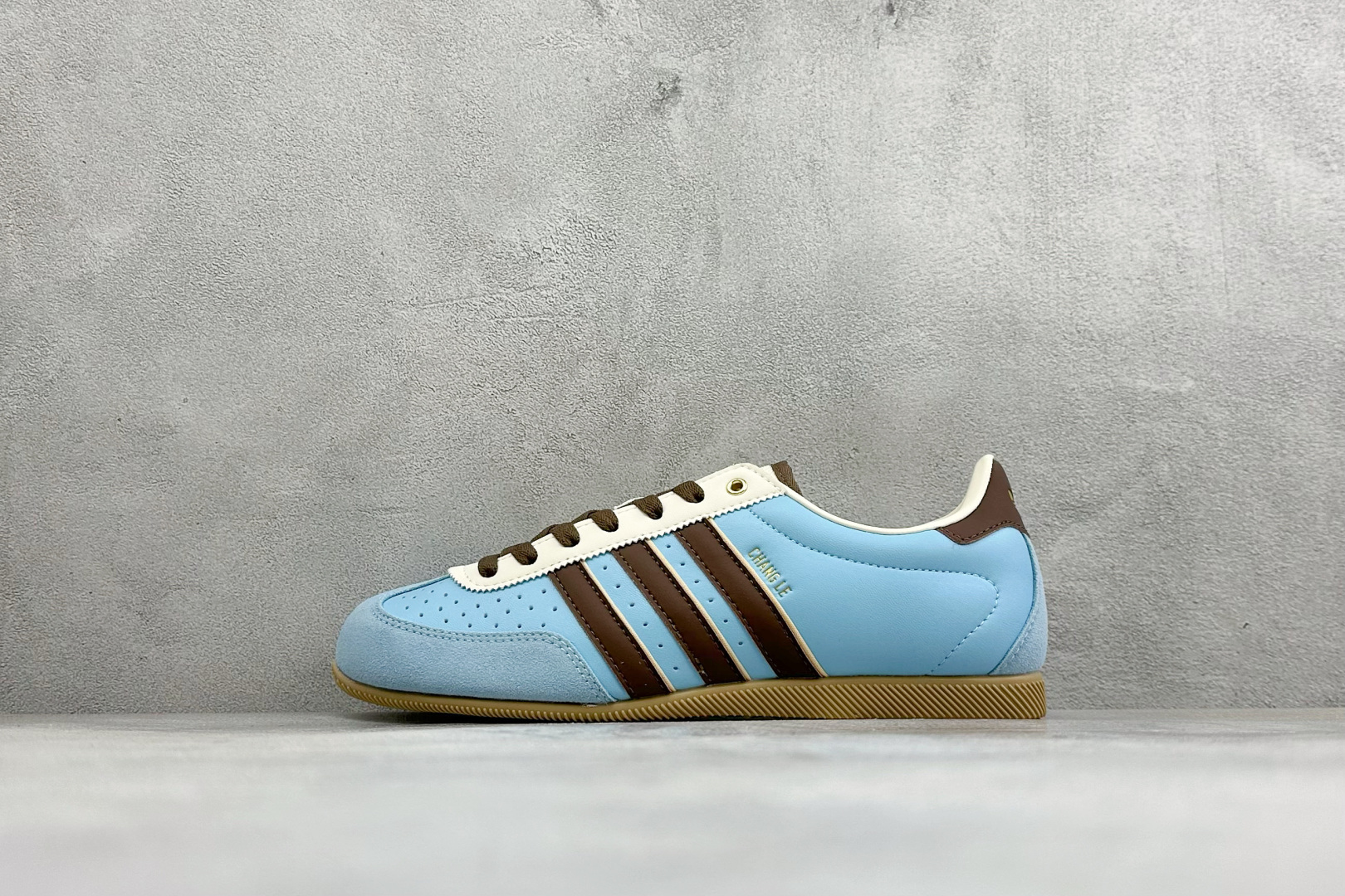 Adidas Originals Changle系列 阿迪达斯 三叶草 百搭低帮休闲运动板鞋 货号：LA1356 Siz