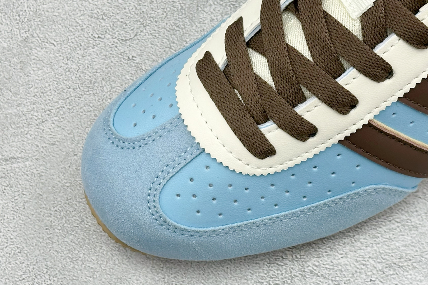 Adidas Originals Changle系列 阿迪达斯 三叶草 百搭低帮休闲运动板鞋 货号：LA1356 Siz