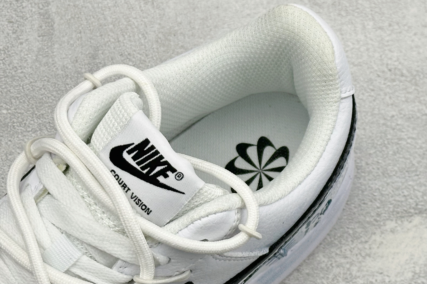 Nike Court Vision Low 手绘涂鸦 休闲运动板鞋 低帮百搭透气休闲运动板鞋，经典耐用的设计，兼顾舒适脚