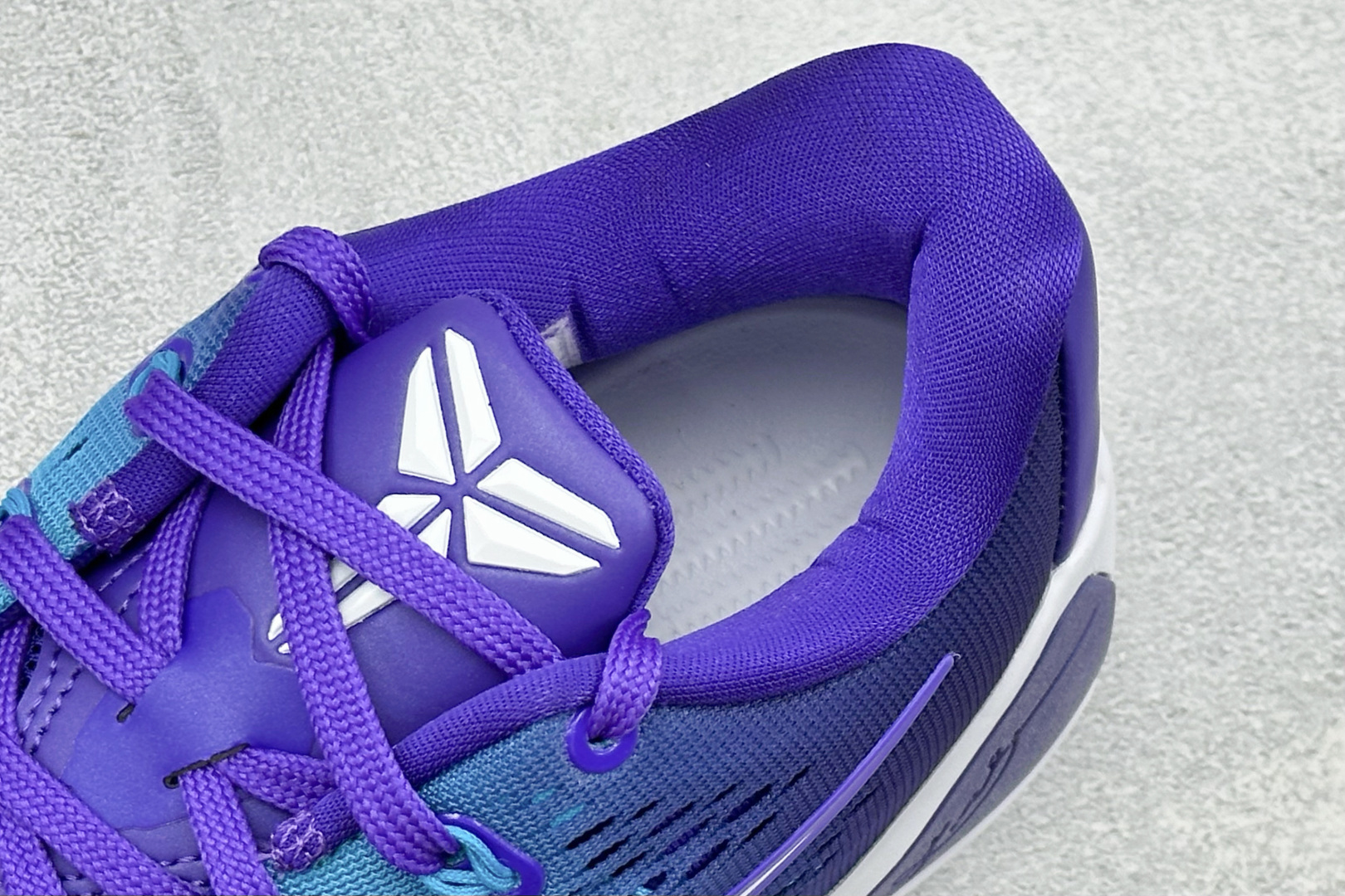 灭世Nike Kobe 9 Stitches Low 科比9代 实战篮球鞋 #原楦打造灵动版型 鞋头腰身后跟 360°无 灭世Nike Kobe 9 Stitches Low 科比9代 实战篮球鞋 #原楦打造灵动版型 鞋头腰身后跟 360°无