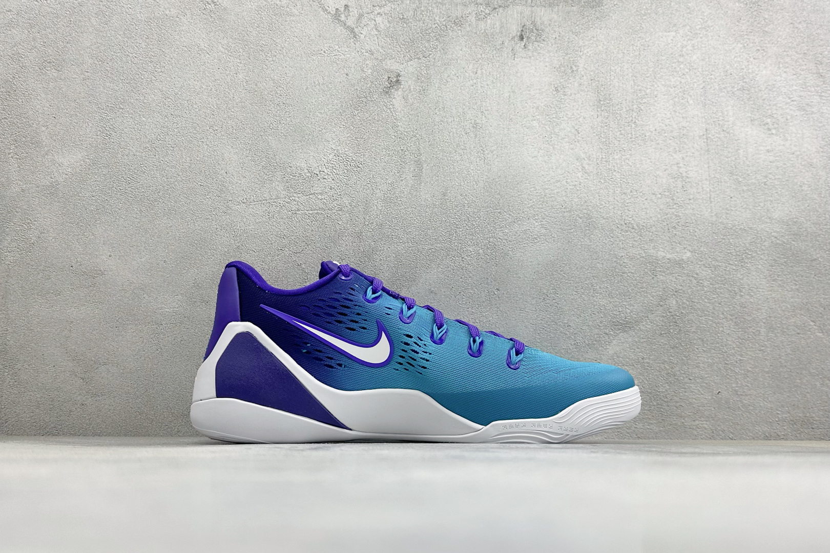灭世Nike Kobe 9 Stitches Low 科比9代 实战篮球鞋 #原楦打造灵动版型 鞋头腰身后跟 360°无 灭世Nike Kobe 9 Stitches Low 科比9代 实战篮球鞋 #原楦打造灵动版型 鞋头腰身后跟 360°无