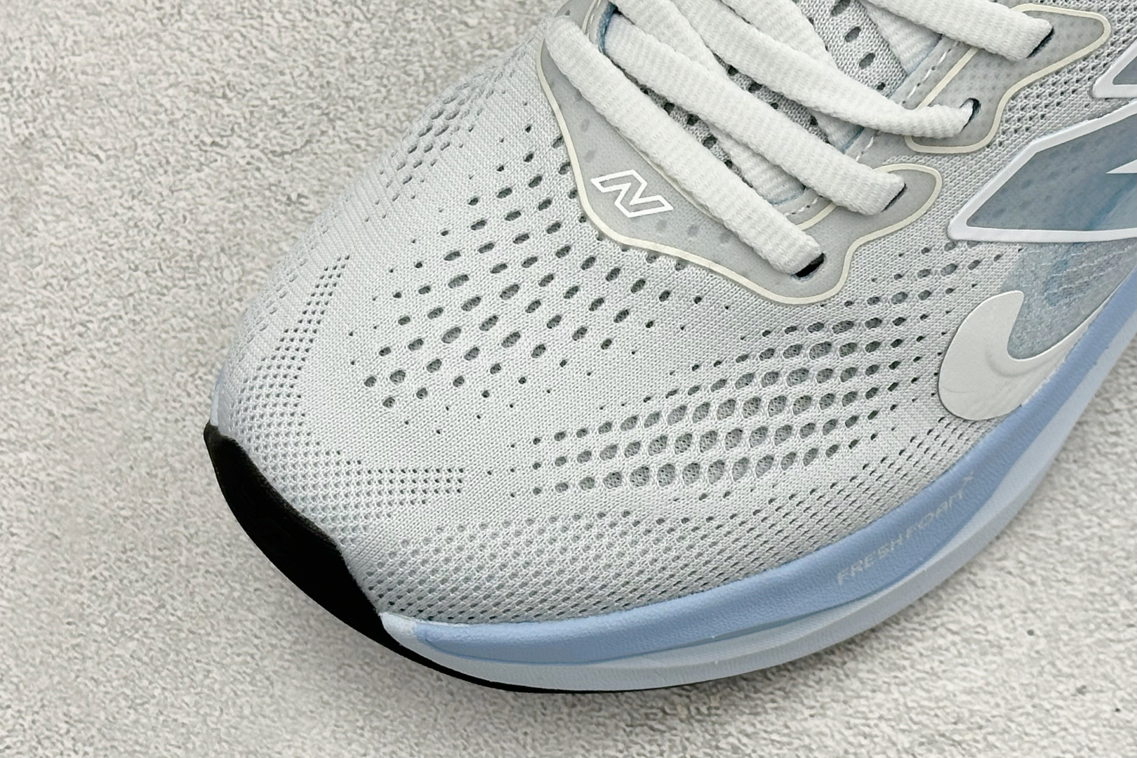 新百伦New Balance Fresh FoamXNB880 柔软舒适防滑耐磨低帮休闲跑步鞋 货号：W880E16 尺