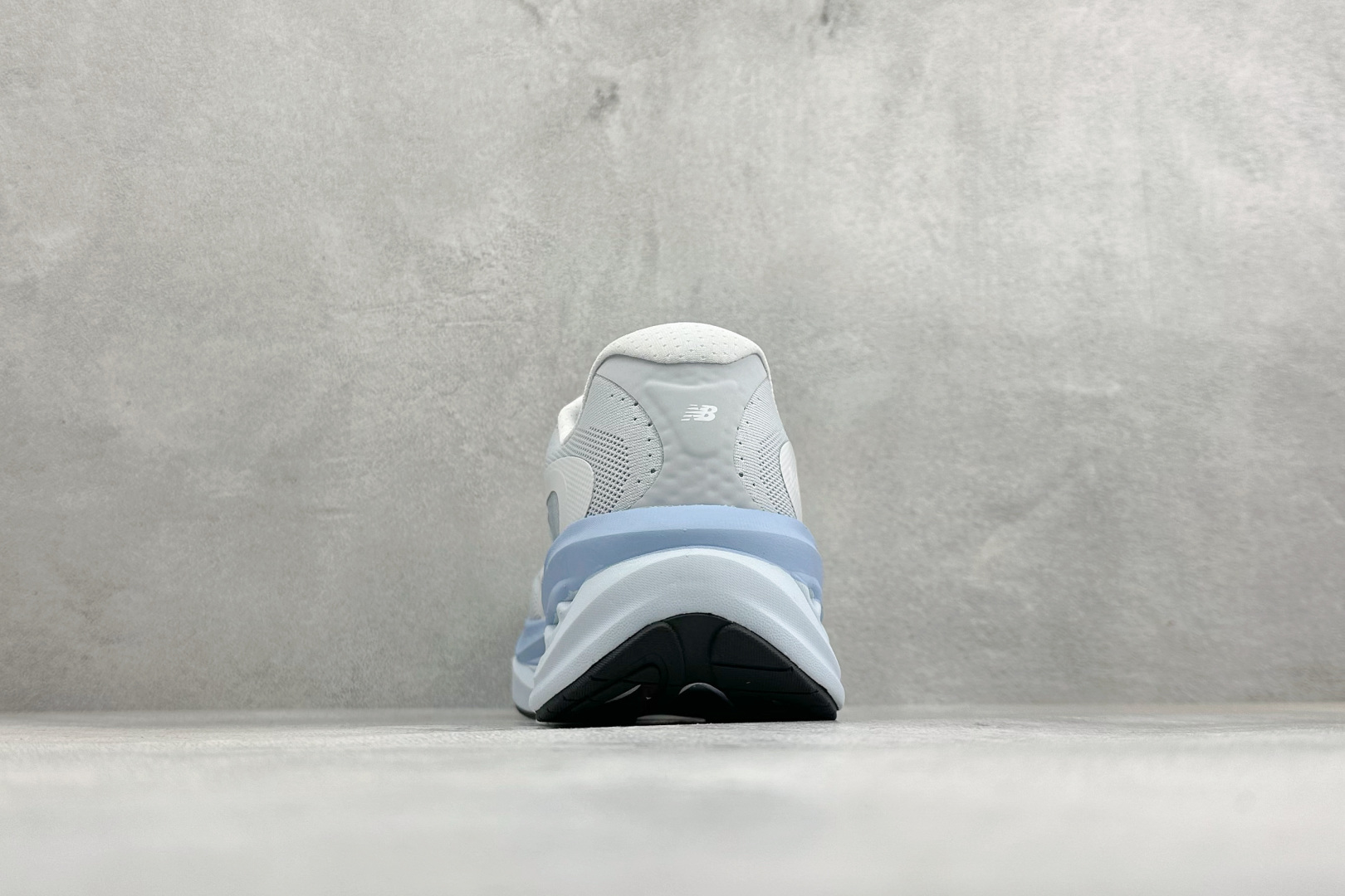 新百伦New Balance Fresh FoamXNB880 柔软舒适防滑耐磨低帮休闲跑步鞋 货号：W880E16 尺