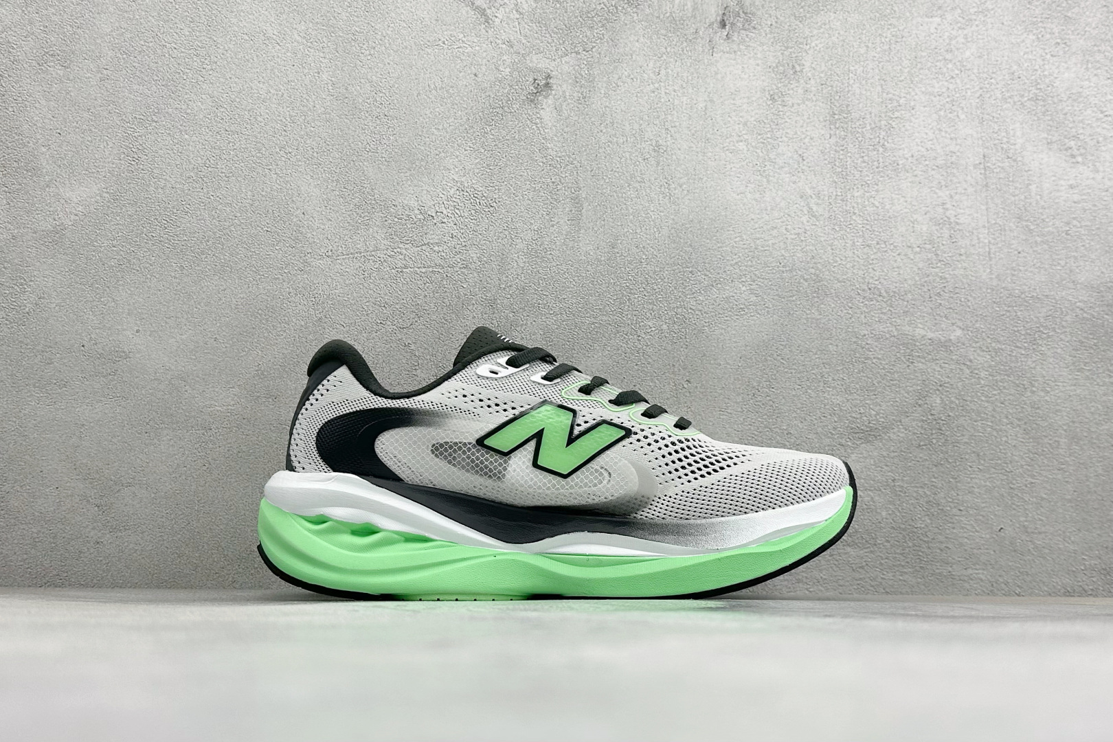 新百伦New Balance Fresh FoamXNB880 柔软舒适防滑耐磨低帮休闲跑步鞋 货号：M880D16 尺