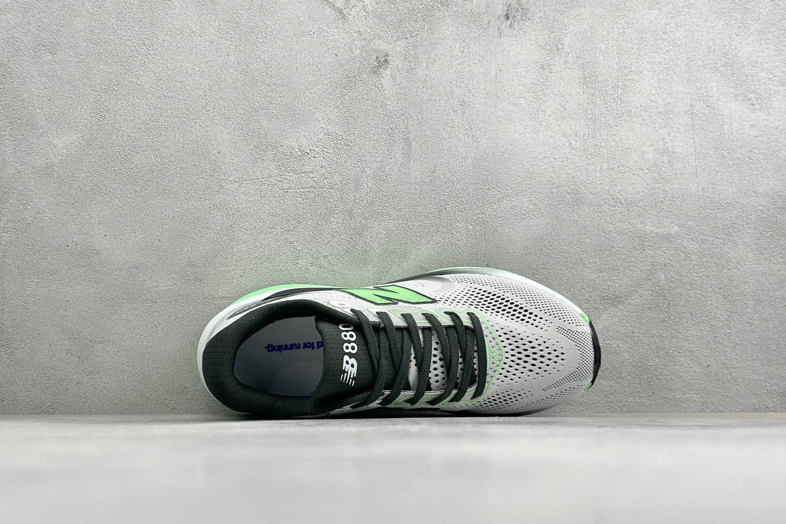 新百伦New Balance Fresh FoamXNB880 柔软舒适防滑耐磨低帮休闲跑步鞋 货号：M880D16 尺