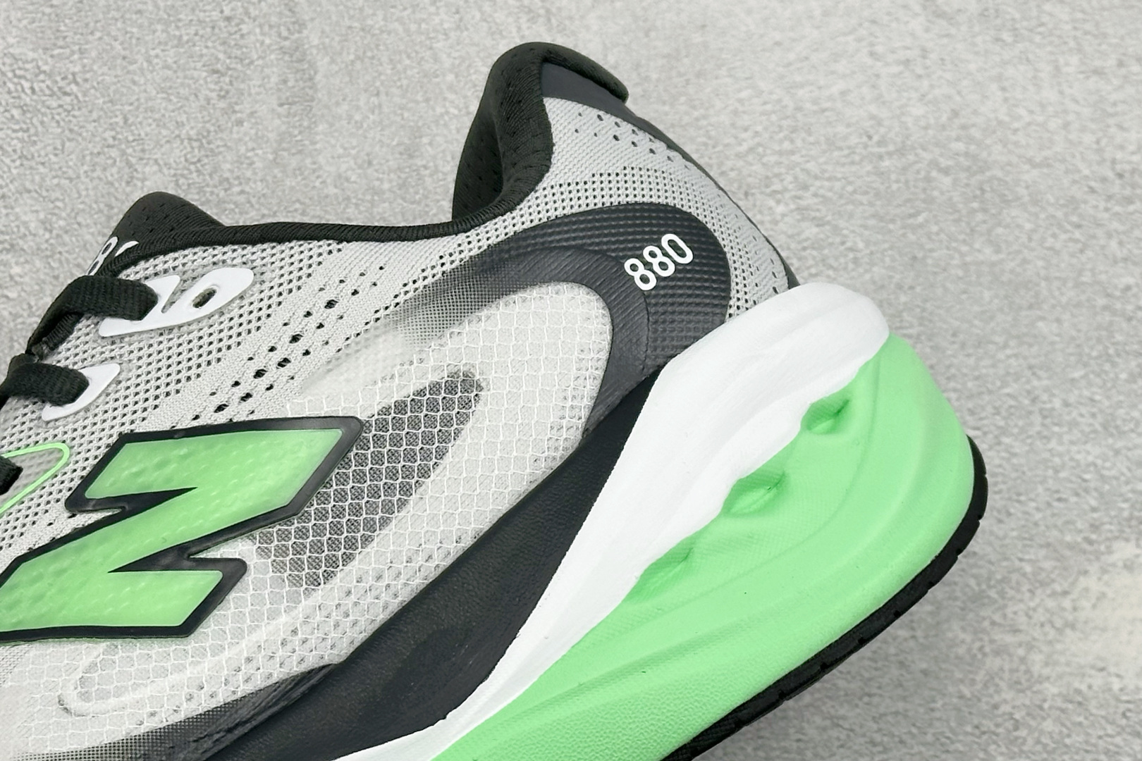 新百伦New Balance Fresh FoamXNB880 柔软舒适防滑耐磨低帮休闲跑步鞋 货号：M880D16 尺