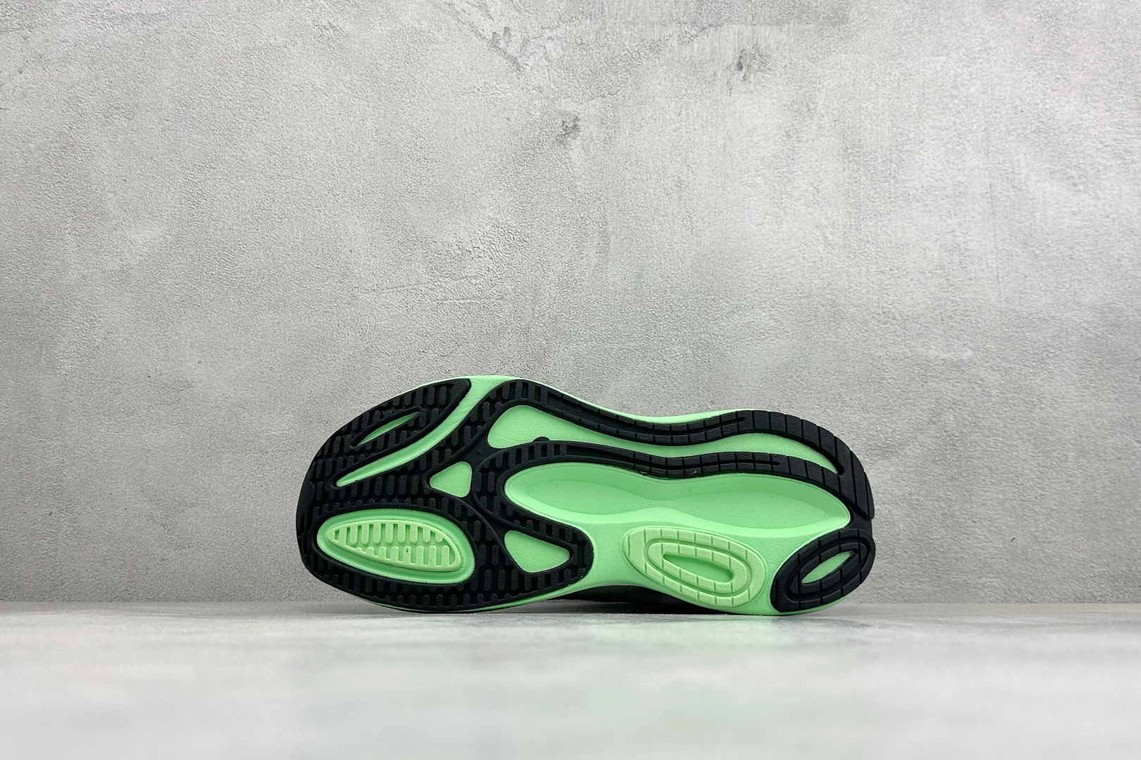 新百伦New Balance Fresh FoamXNB880 柔软舒适防滑耐磨低帮休闲跑步鞋 货号：M880D16 尺