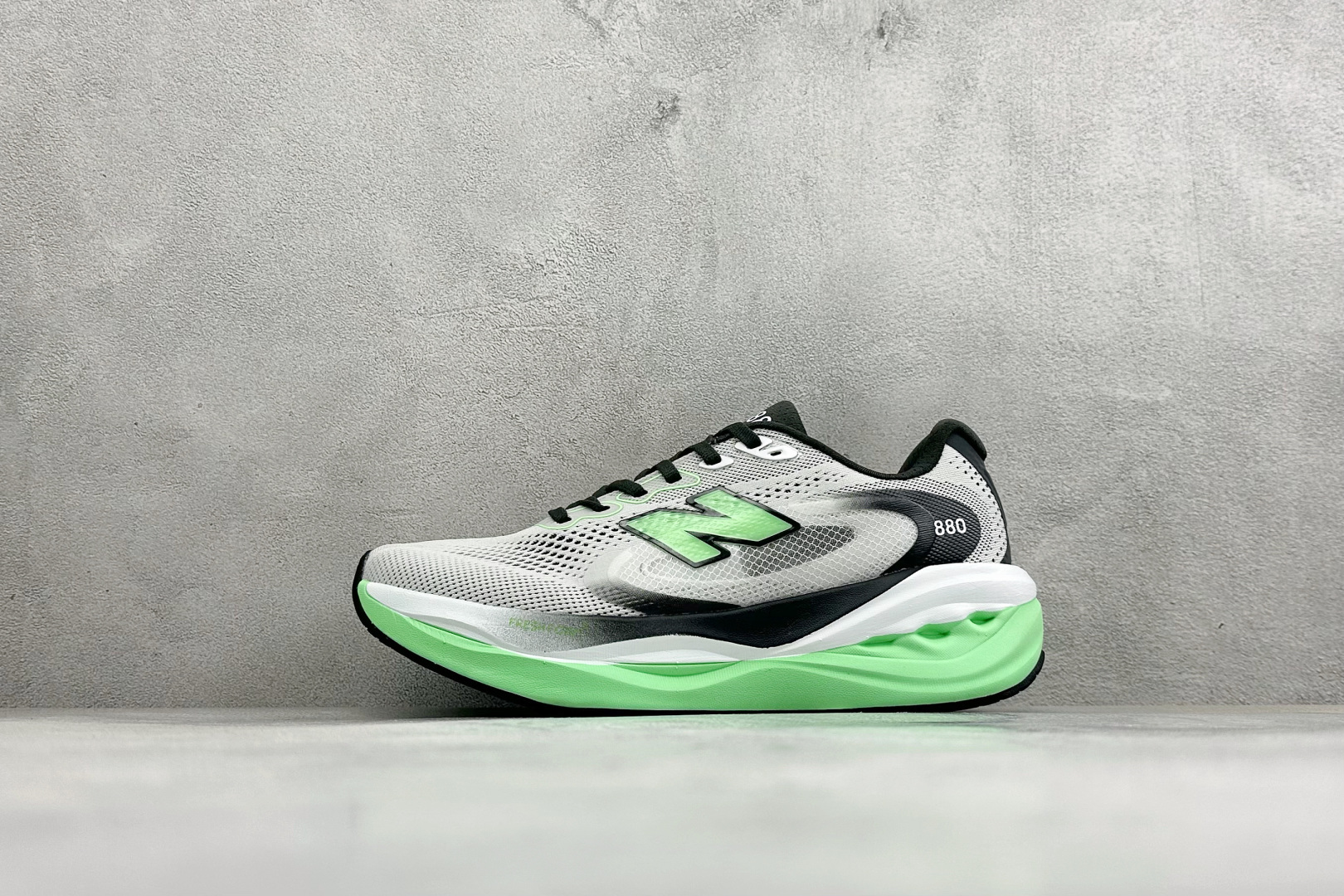 新百伦New Balance Fresh FoamXNB880 柔软舒适防滑耐磨低帮休闲跑步鞋 货号：M880D16 尺