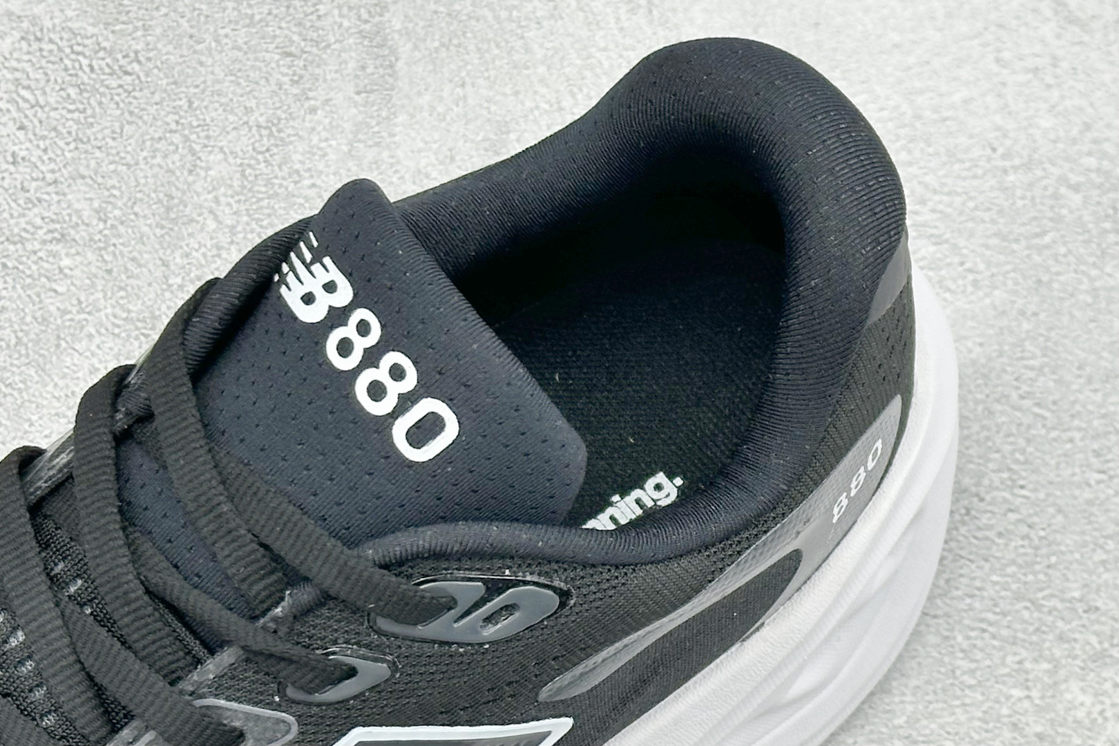 新百伦New Balance Fresh FoamXNB880 柔软舒适防滑耐磨低帮休闲跑步鞋 货号：M880A16 尺