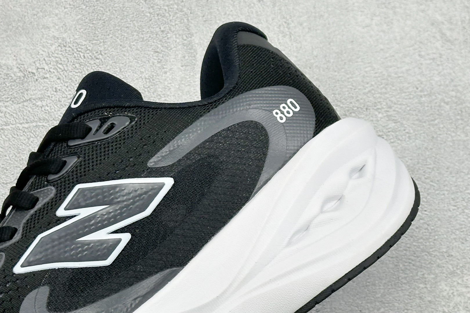 新百伦New Balance Fresh FoamXNB880 柔软舒适防滑耐磨低帮休闲跑步鞋 货号：M880A16 尺