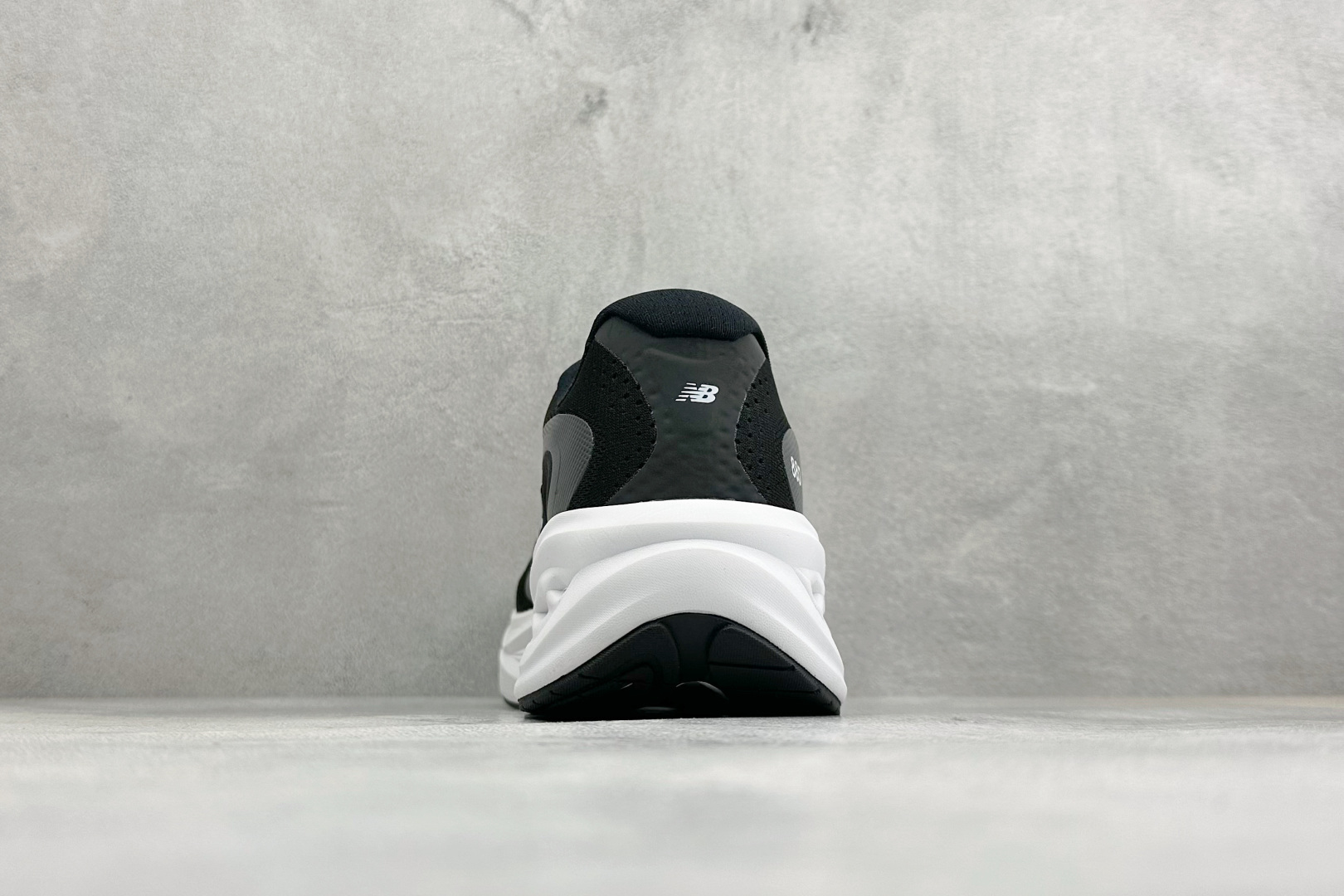 新百伦New Balance Fresh FoamXNB880 柔软舒适防滑耐磨低帮休闲跑步鞋 货号：M880A16 尺