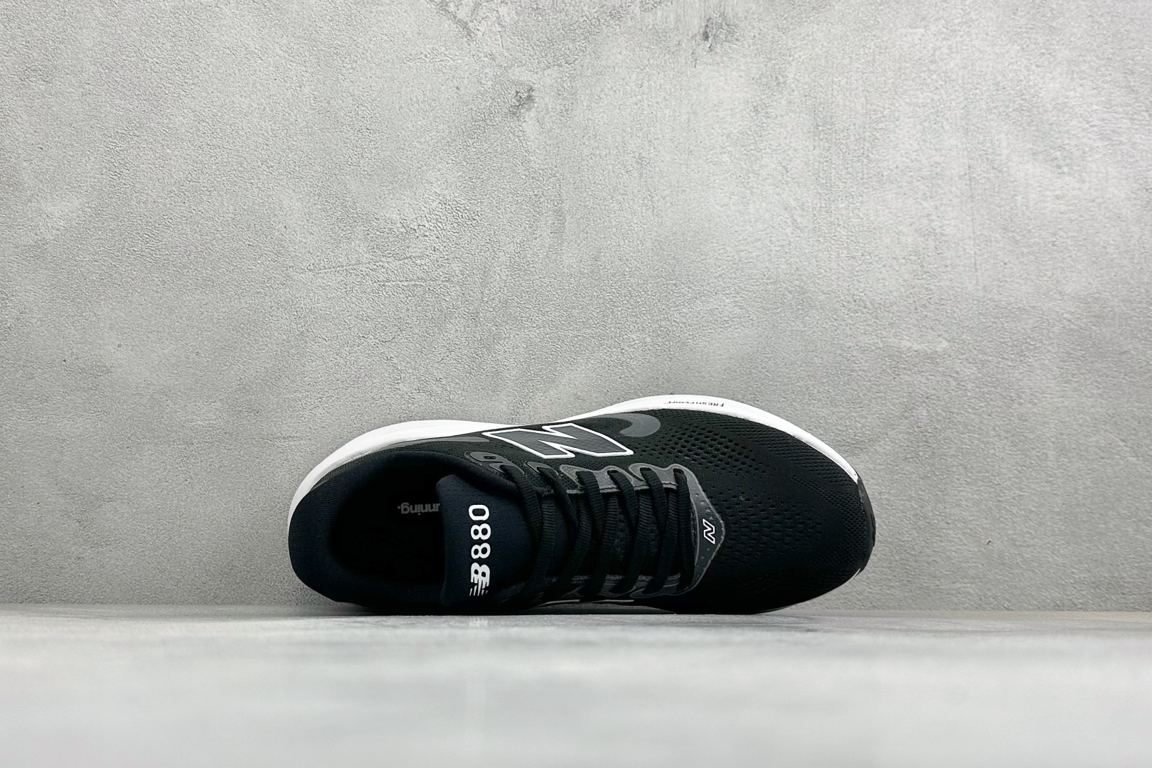新百伦New Balance Fresh FoamXNB880 柔软舒适防滑耐磨低帮休闲跑步鞋 货号：M880A16 尺