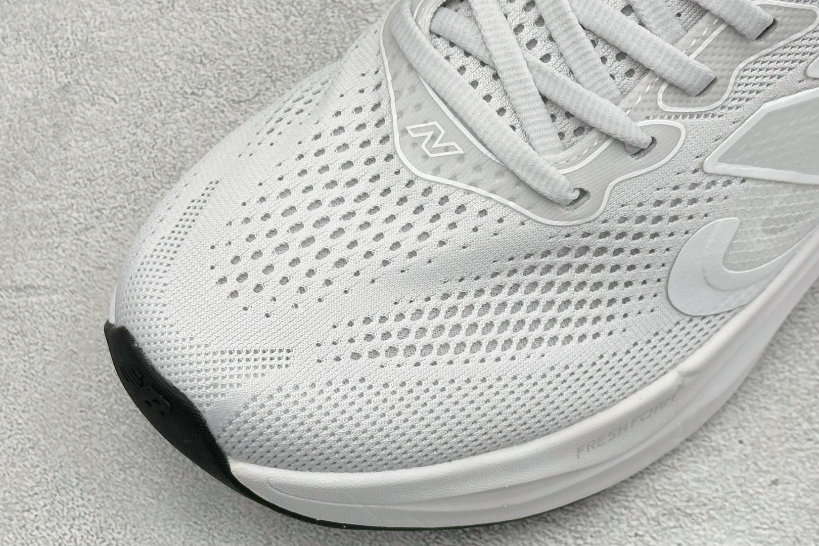 新百伦New Balance Fresh FoamXNB880 柔软舒适防滑耐磨低帮休闲跑步鞋 货号：M880C16 尺