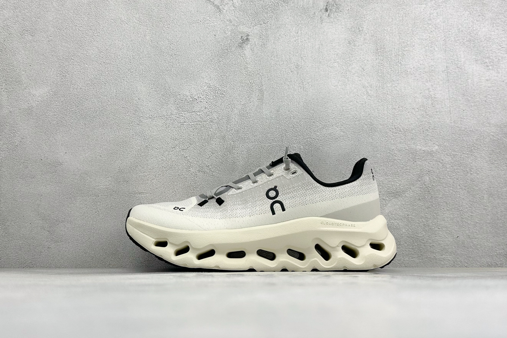 XF版On昂跑 Cloudtiit CL 户外街头机能风跑步鞋 Cloud Hi Edge户外机能融合街头潮流 越界开启