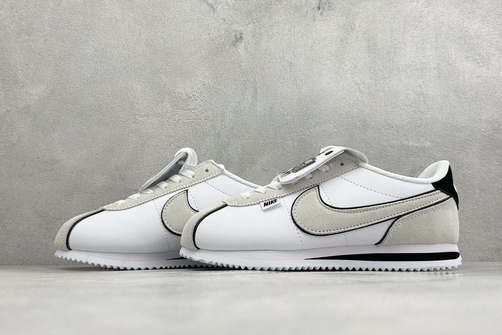 XH版NIKE CORTEZ 经典轻便舒适阿甘休闲跑步鞋 货号：FQ0259-110 尺码：36-45 