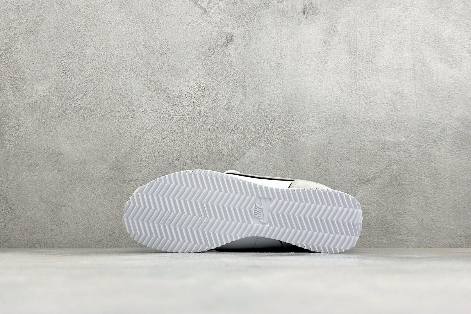 XH版NIKE CORTEZ 经典轻便舒适阿甘休闲跑步鞋 货号：FQ0259-110 尺码：36-45 