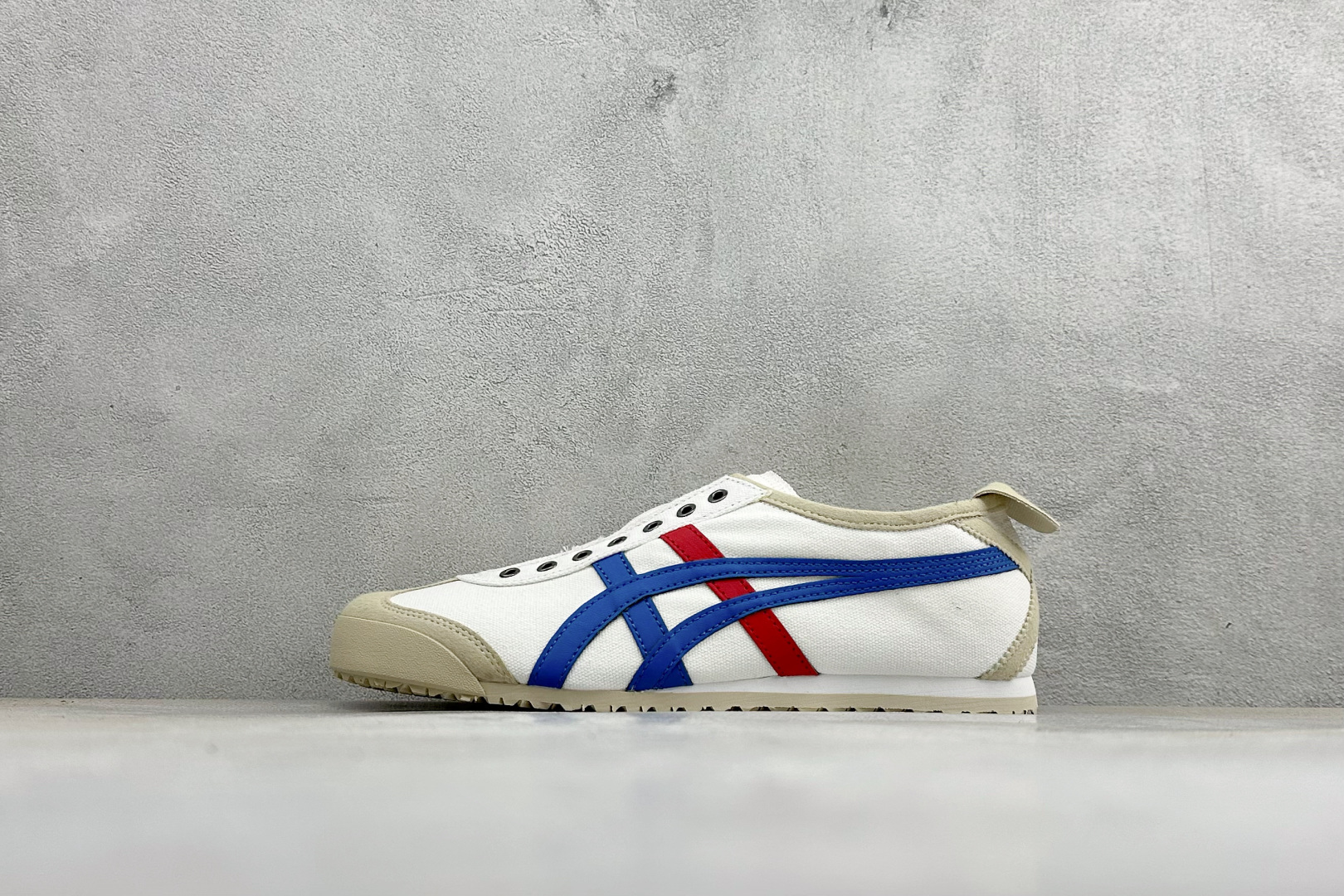 FS版MEXICO 66 SLIP-ON 亚瑟士复古低帮休闲跑鞋 TOKUTEN的灵感来源于80年代的室内用鞋 T-TO