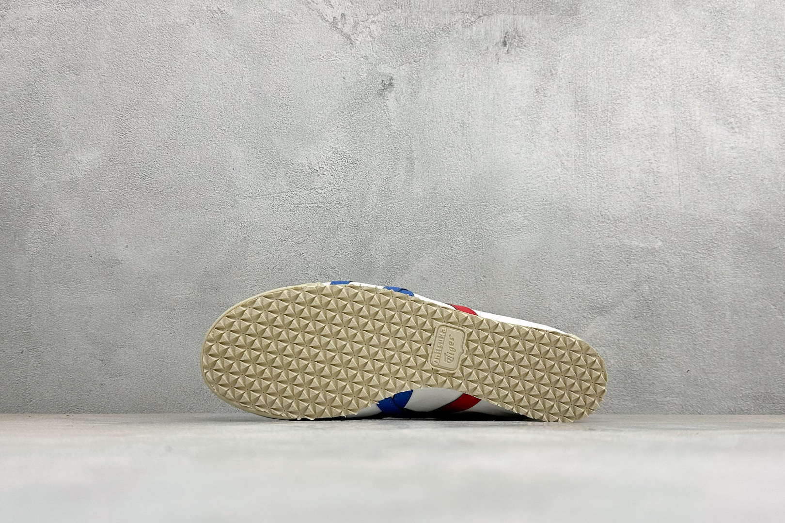 FS版MEXICO 66 SLIP-ON 亚瑟士复古低帮休闲跑鞋 TOKUTEN的灵感来源于80年代的室内用鞋 T-TO