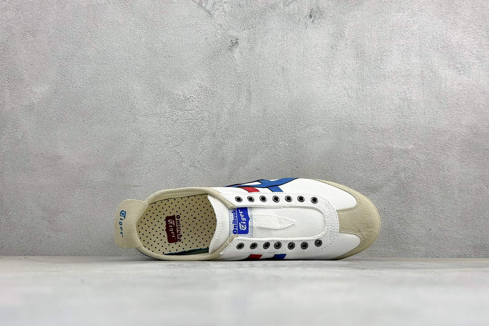 FS版MEXICO 66 SLIP-ON 亚瑟士复古低帮休闲跑鞋 TOKUTEN的灵感来源于80年代的室内用鞋 T-TO