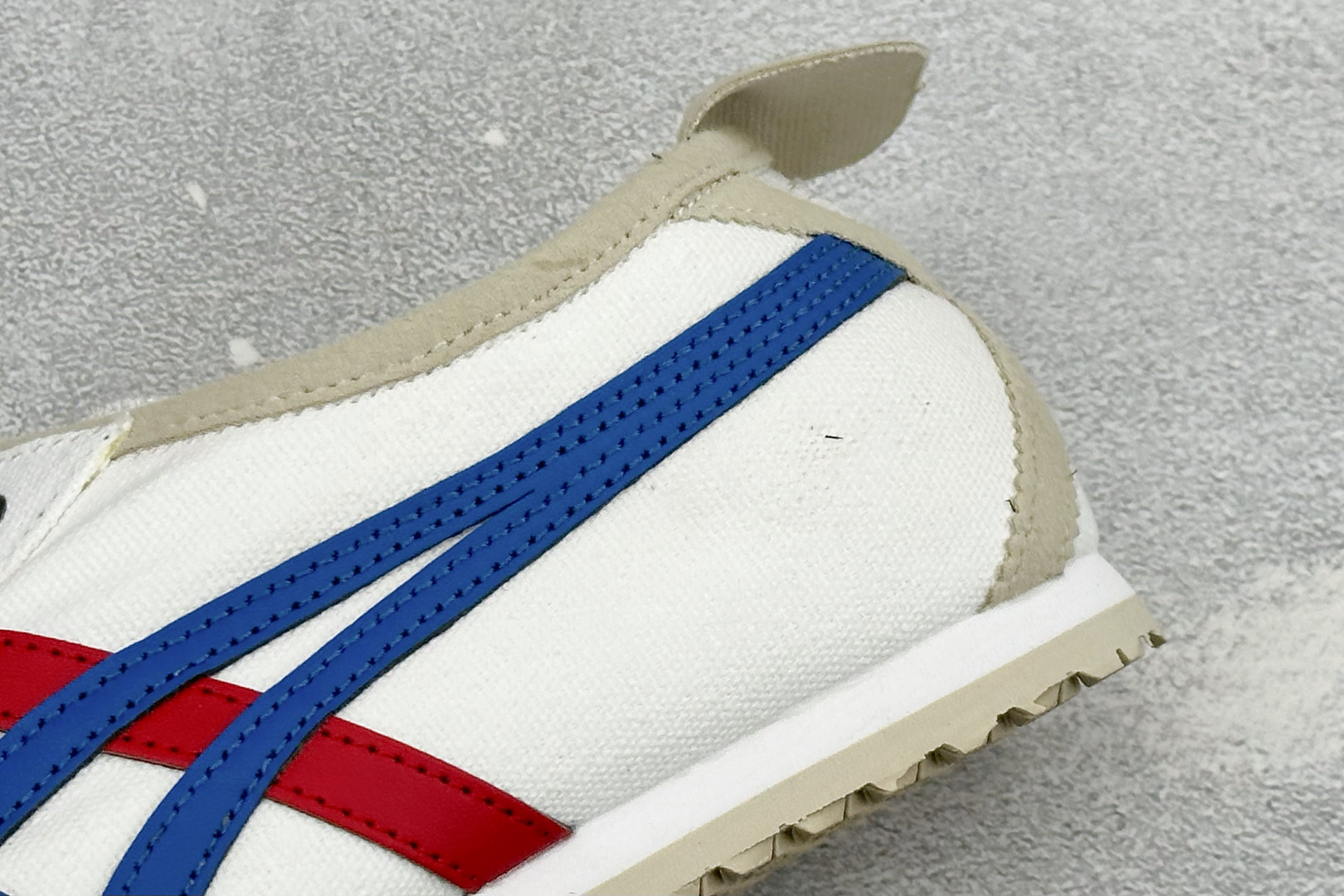 FS版MEXICO 66 SLIP-ON 亚瑟士复古低帮休闲跑鞋 TOKUTEN的灵感来源于80年代的室内用鞋 T-TO