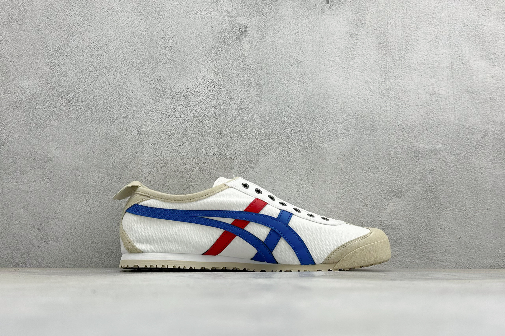 FS版MEXICO 66 SLIP-ON 亚瑟士复古低帮休闲跑鞋 TOKUTEN的灵感来源于80年代的室内用鞋 T-TO